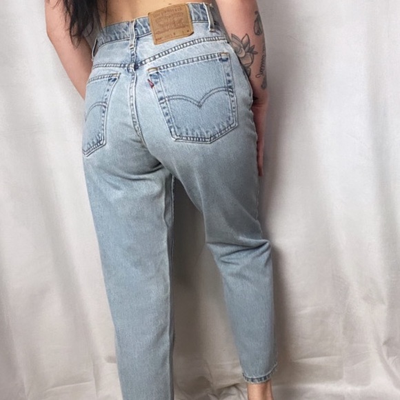 LEVIS 550 VINTAGE LIGHT WASH WEDGIE HIGHWAIST JEAN - Picture 3 of 10